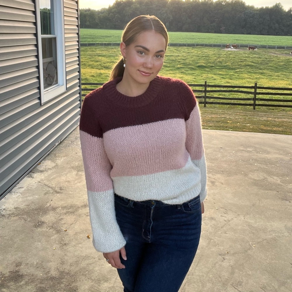 Colorblock Sweater - Picture 5 of 5